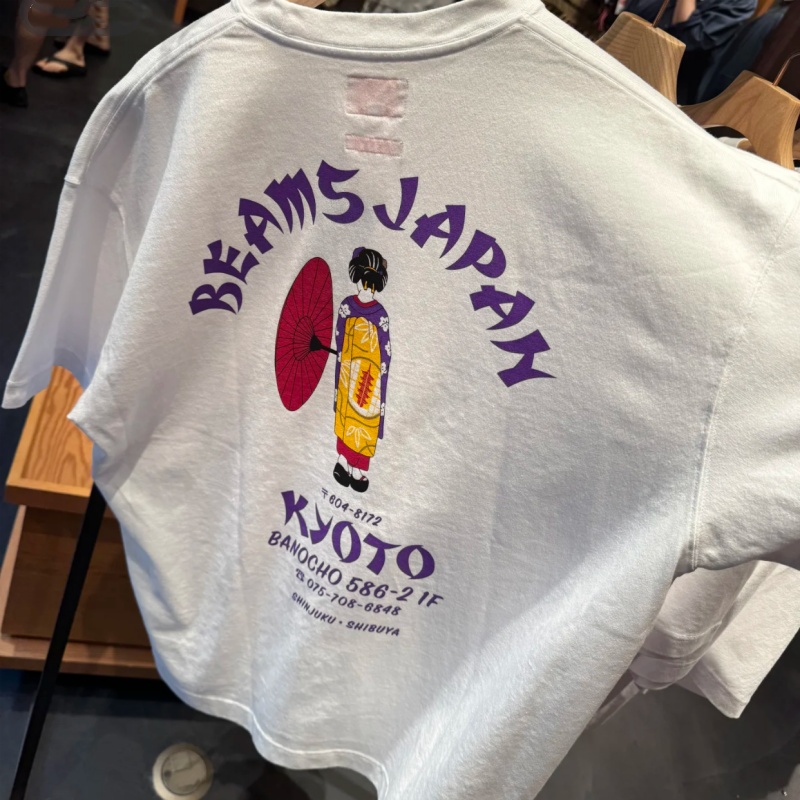 Street Fashion In Tokyo - 日本東京ストリートコットンファッションビームズTシャツ白い着物ガールプリントレターラウンドネックトップカジュアルルーズメンズレディース半袖